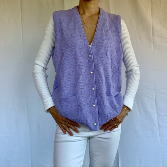SOLD ❌ Knitted vest vintage pearl buttons size M light purple - Picture 3 of 16